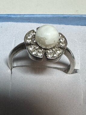 Sterling Silver 925 Classic White Pearl and Crystal Silver Ring
